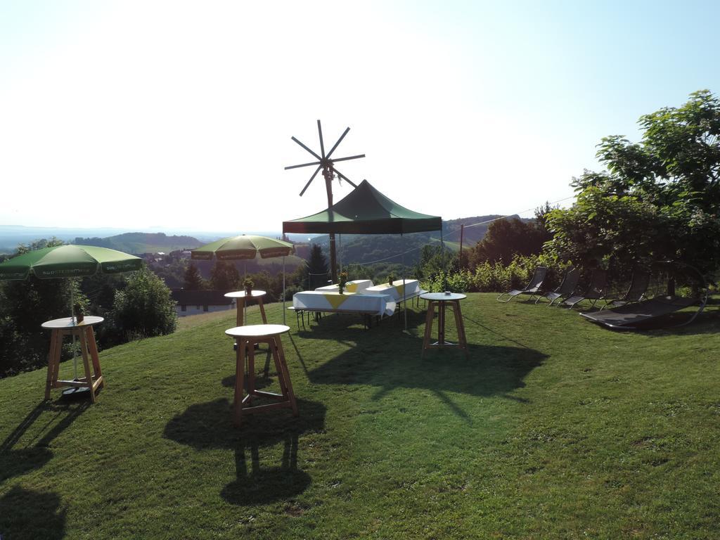Weingut Gaestezimmer Gruber Ehrenhausen Luaran gambar